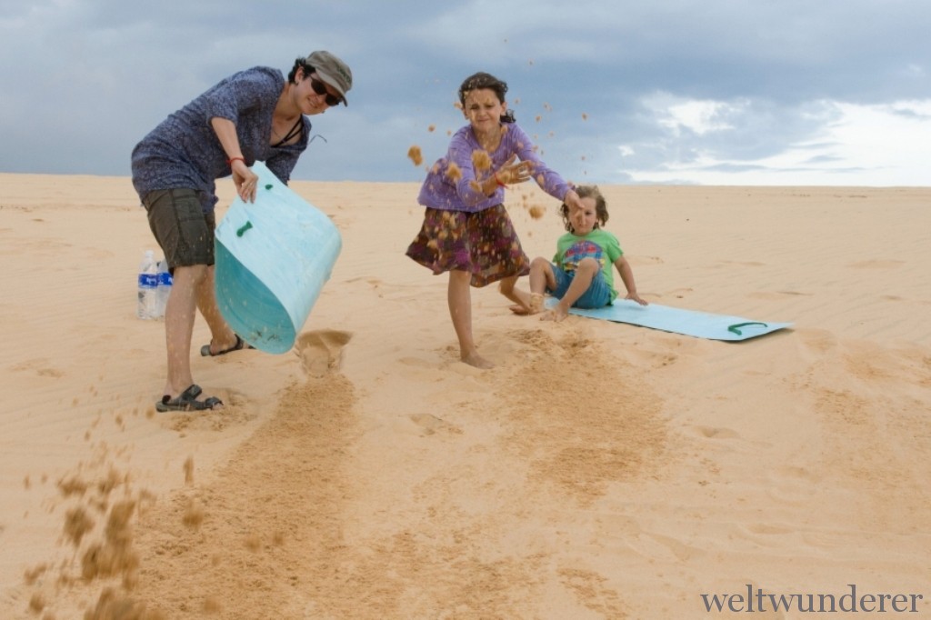 Die White Dunes in Mui Ne (Vietnam) kann man bewundern - oder stundenlang drin herumtollen