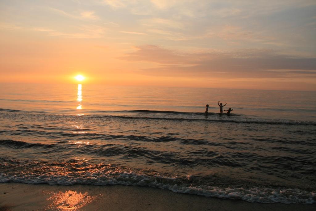 Sonnenuntergang Baden im Meer