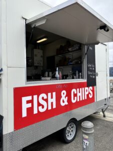 NZ 2024 Fish and Chips Akaroa Essen gehen in Neuseeland