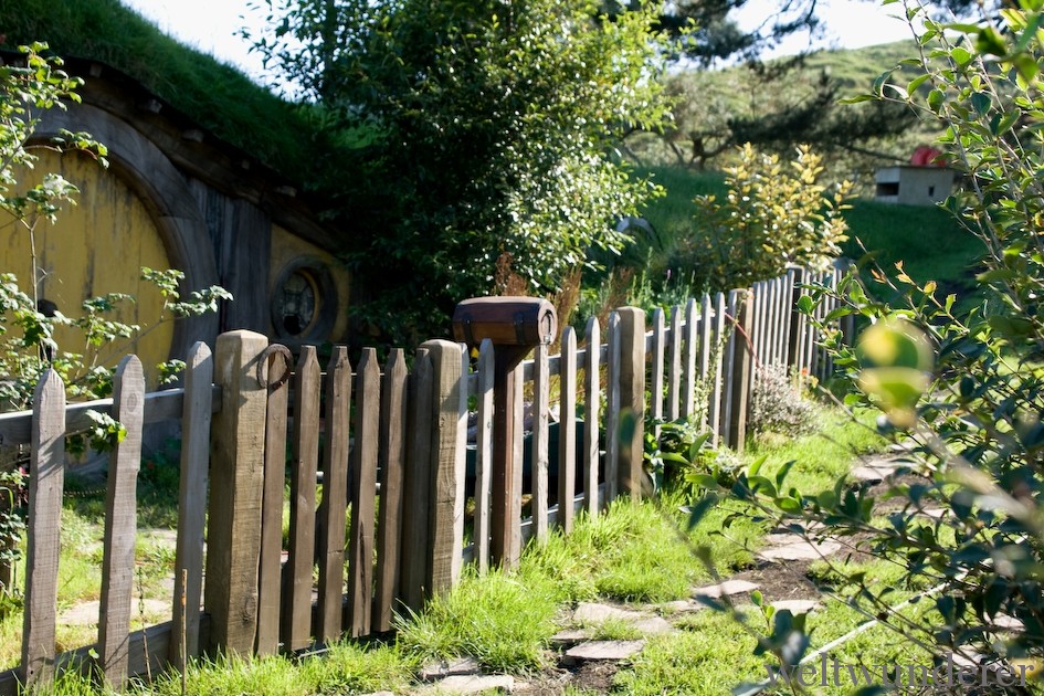 Hobbiton Hobbit hole Matamata