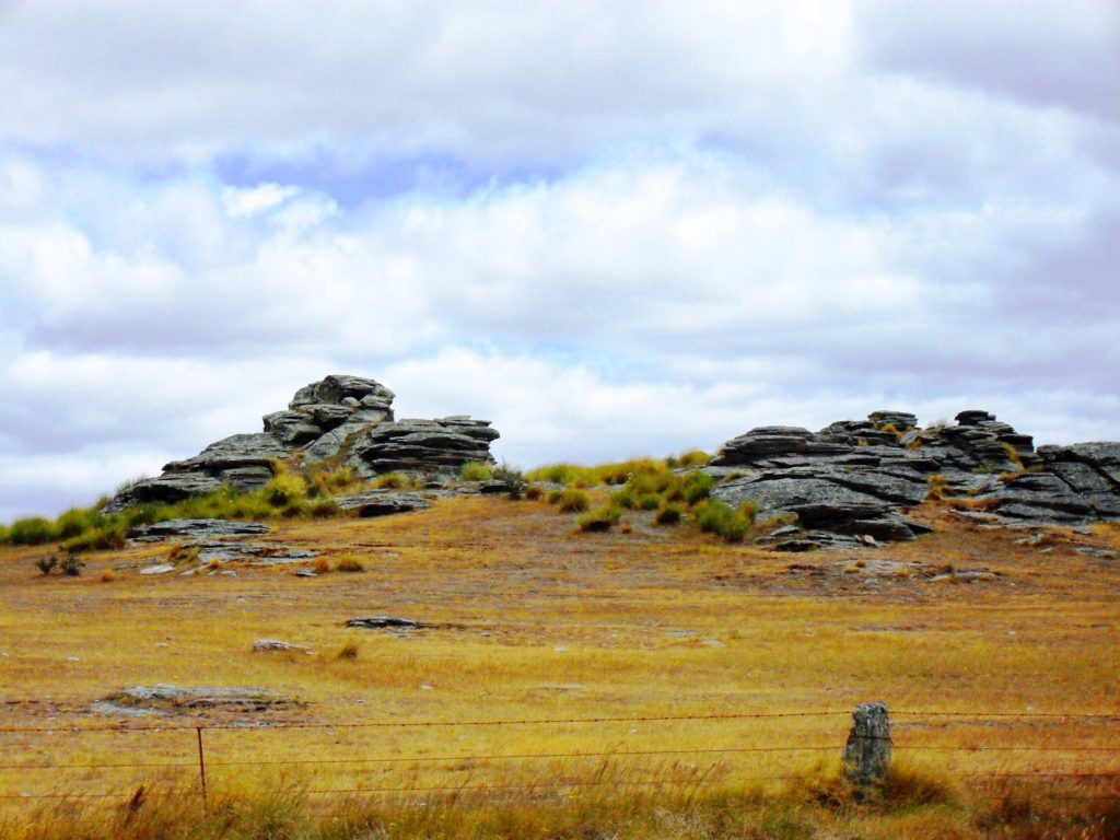 Strath Taieri Rocks Middlemarch_Mr Thinktank CC 2.0