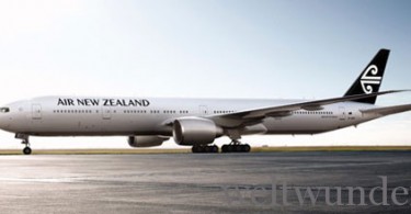 Air New Zealand 777-300 Aircraft Black Tail