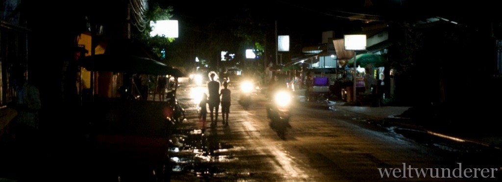 Night on the Streets of Siem Reap