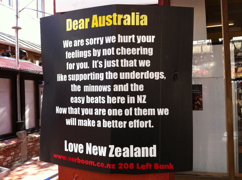 Dear Australia street sign NZ (c) FlickR/Sweet One