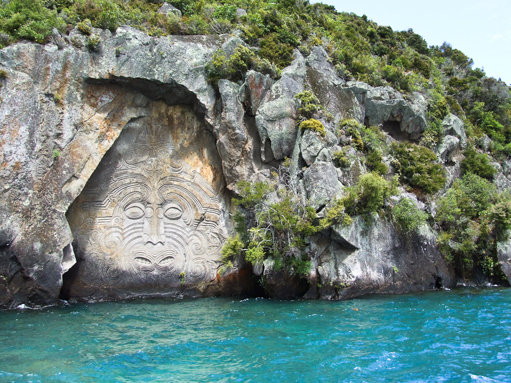 Maori Rock Carvings Lake Taupo_Abaconda