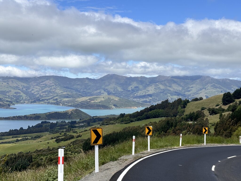 Verkehrsunfall in Neuseeland: Was tun im Notfall? 13 Banks Peninsula Summit Road