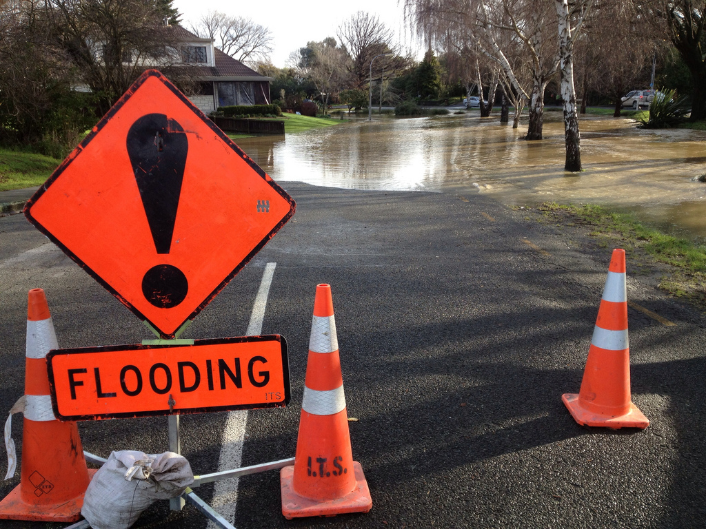 Überflutete Straße in Christchurch (c) FlickR/Mollivan Jon