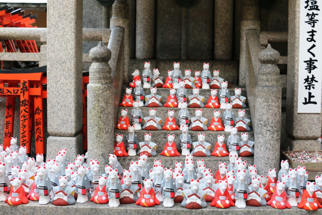 6 Japan-Highlights für Kinder - von Ninjas, Totoro und Tempelfüchsen 11 Weltwunderer Japan Kyoto Fushimi Inari Taisha