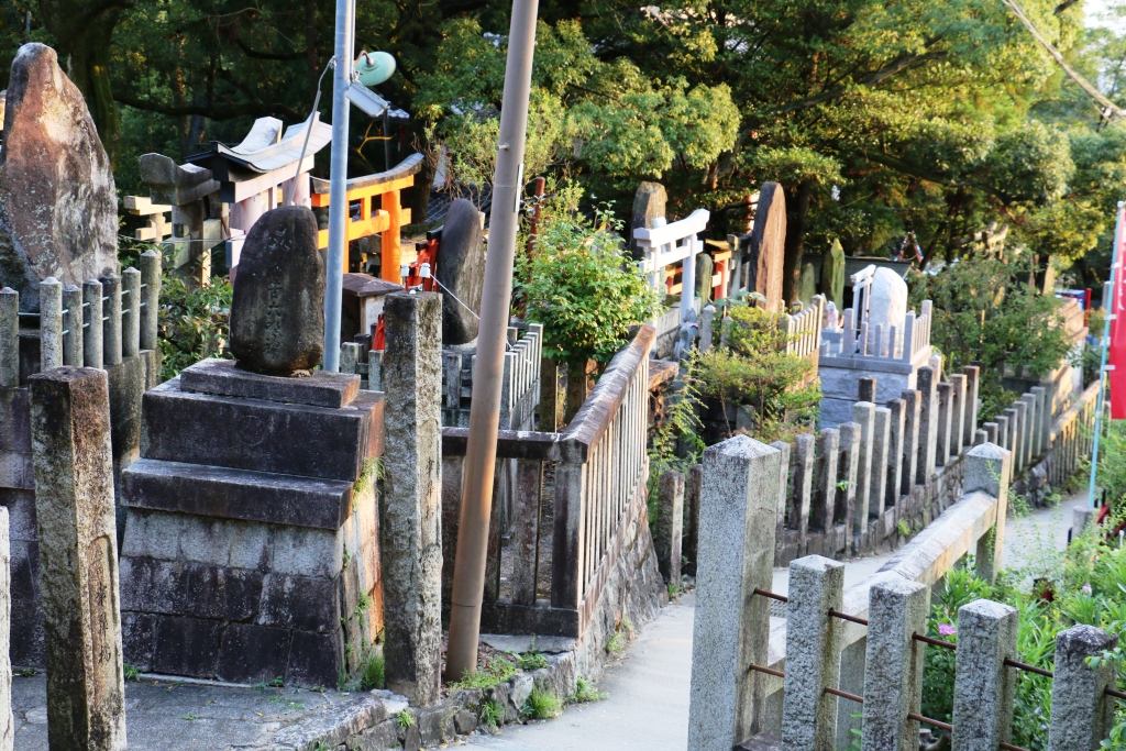 6 Japan-Highlights für Kinder - von Ninjas, Totoro und Tempelfüchsen 12 Weltwunderer Japan Kyoto Fushimi Inari Taisha