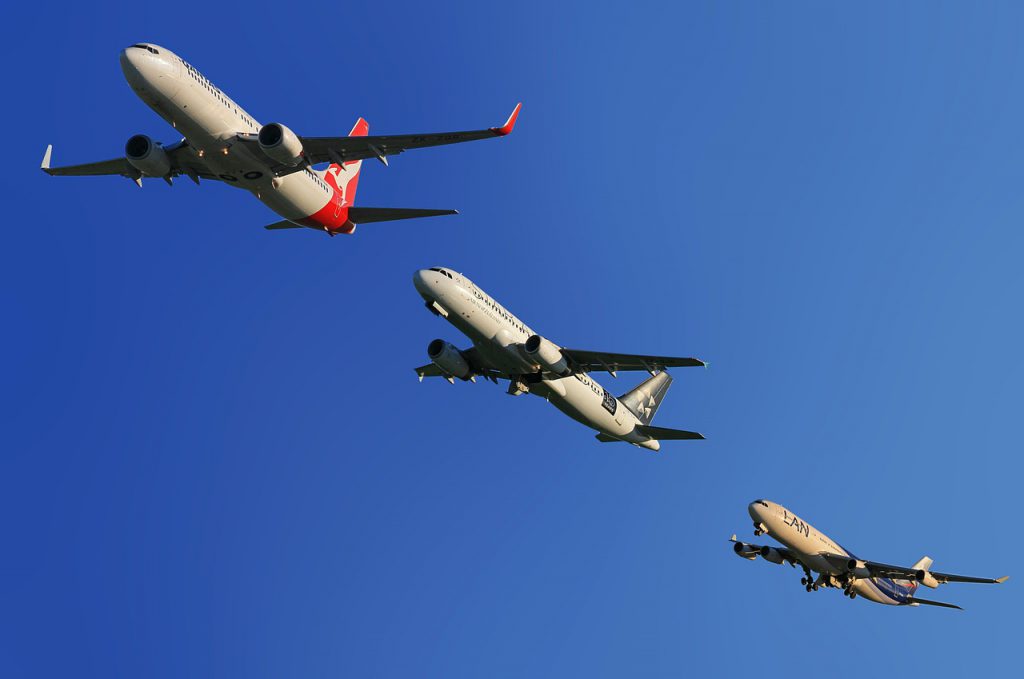Nach Neuseeland fliegen mit Stopover: alles, was Eltern darüber wissen müssen 2 Stopover Flugzeuge Pixabay