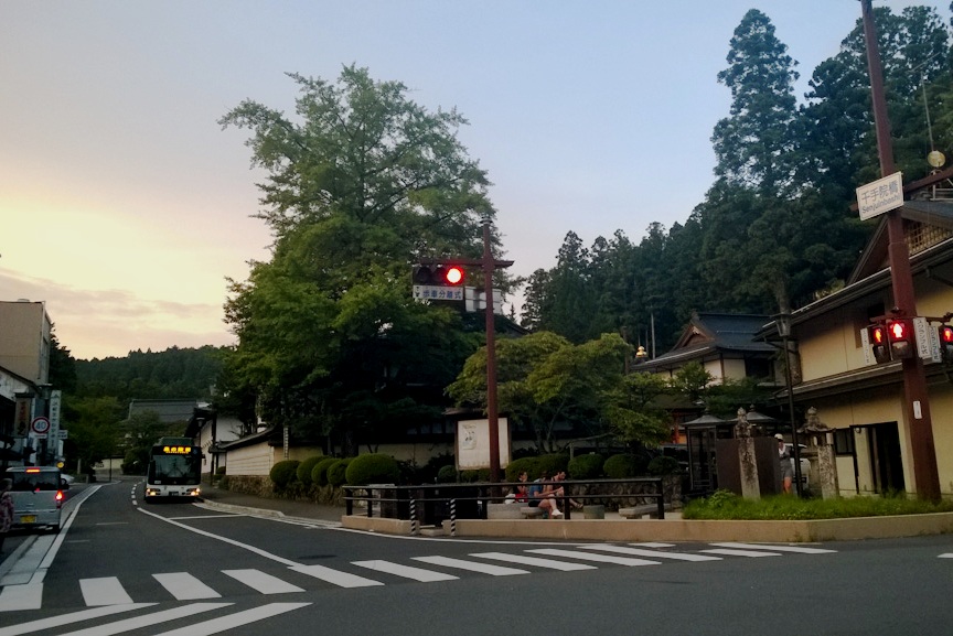 Mit dem Campervan in Koya-san