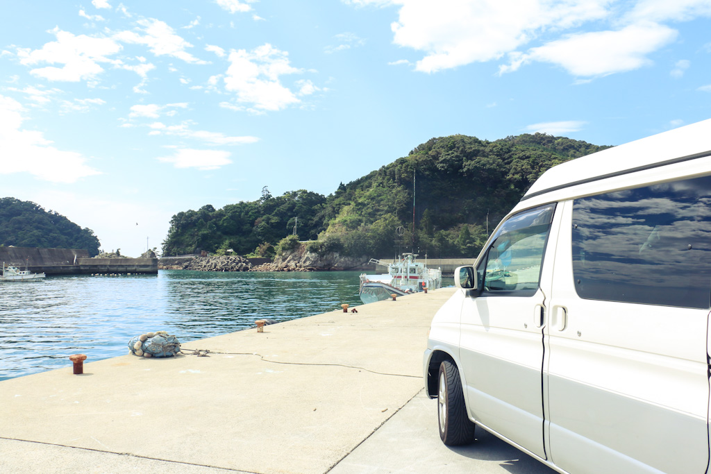 Campervan-Stellplätze in Japan - Shikoku am Hafen