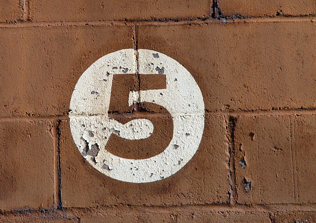 Mythbusting - 10 "Fakten" über das Fliegen mit Baby und Kind, die Blödsinn sind 6 5 Flickr_Joanna Poe