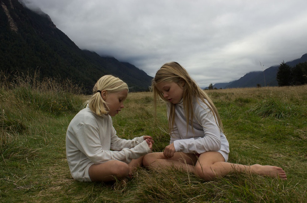 SechspaarSchuhe Neuseeland mit vier Kindern