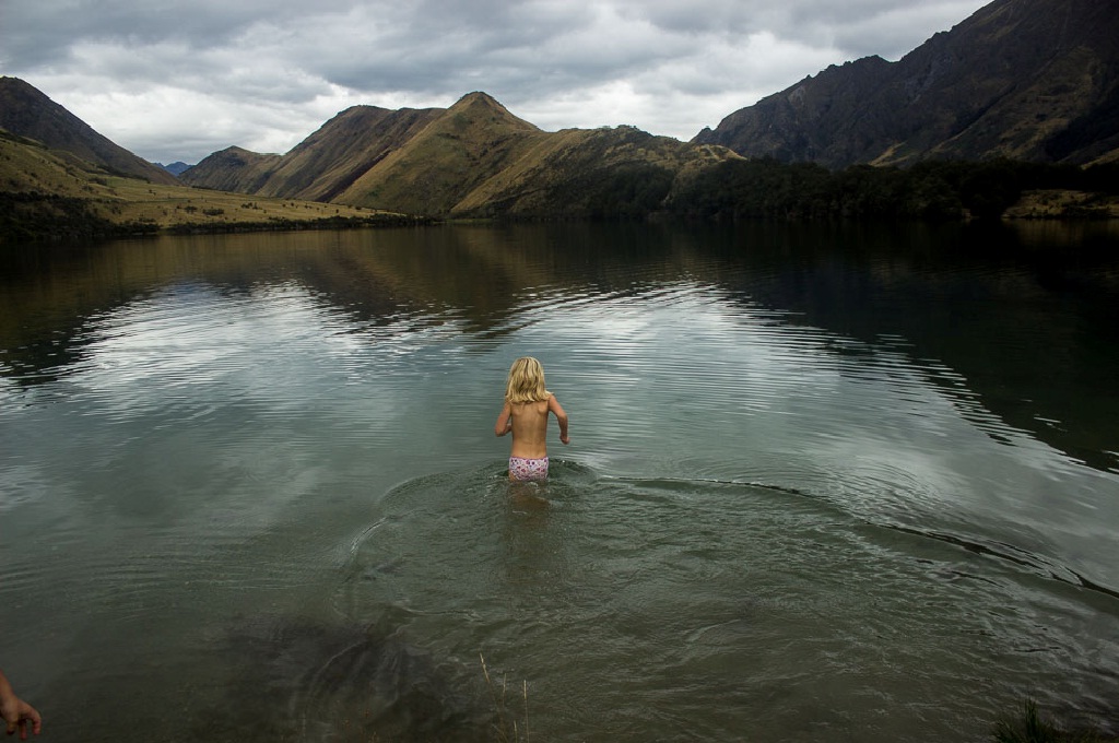 SechspaarSchuhe Neuseeland mit vier Kindern