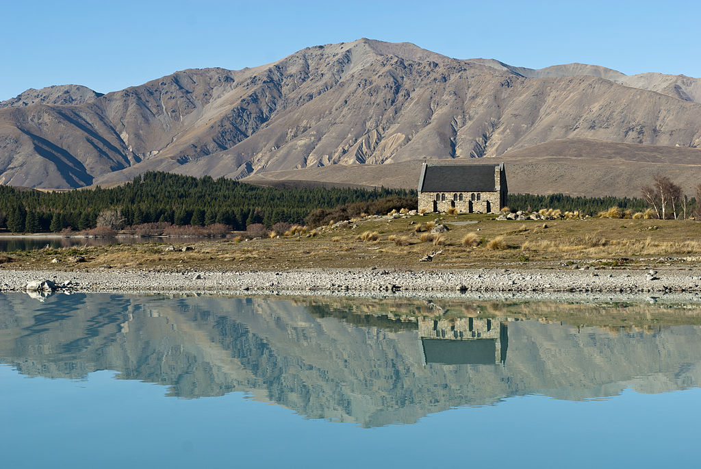 Die pure Idylle - Church of the good Shepherd am Lake Tekapo © Wikimedia Commons/Steve Collis