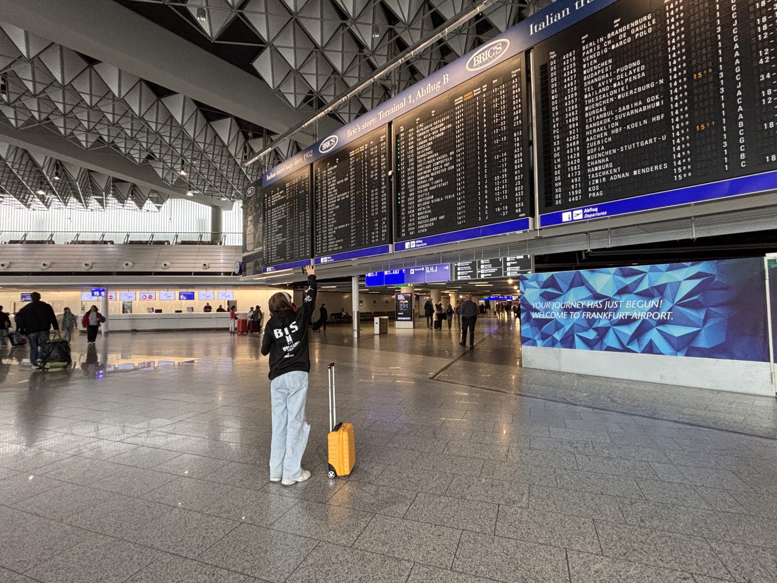 Kreditkarte für Neuseeland: Welche passt für Bezahlen, Bargeld und Camper? 7 Flughafen Frankfurt