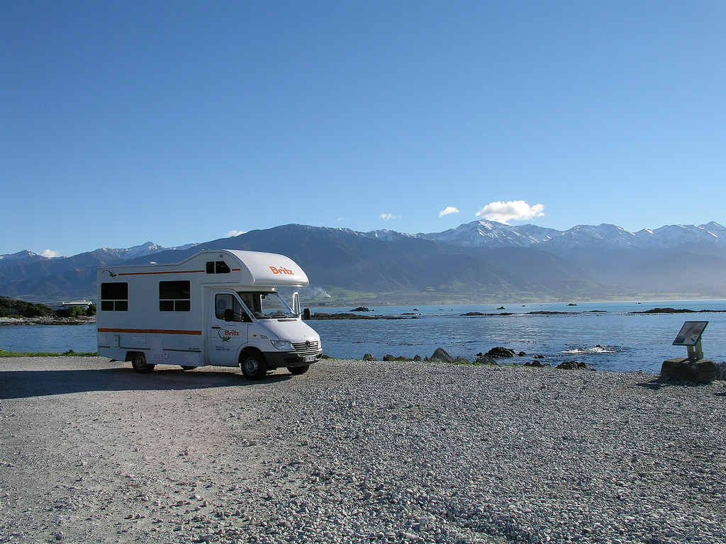 HD Motorhome on beach near Kaikoura NZ 6-25-03 by lamsongf Campervan mieten Neuseeland
