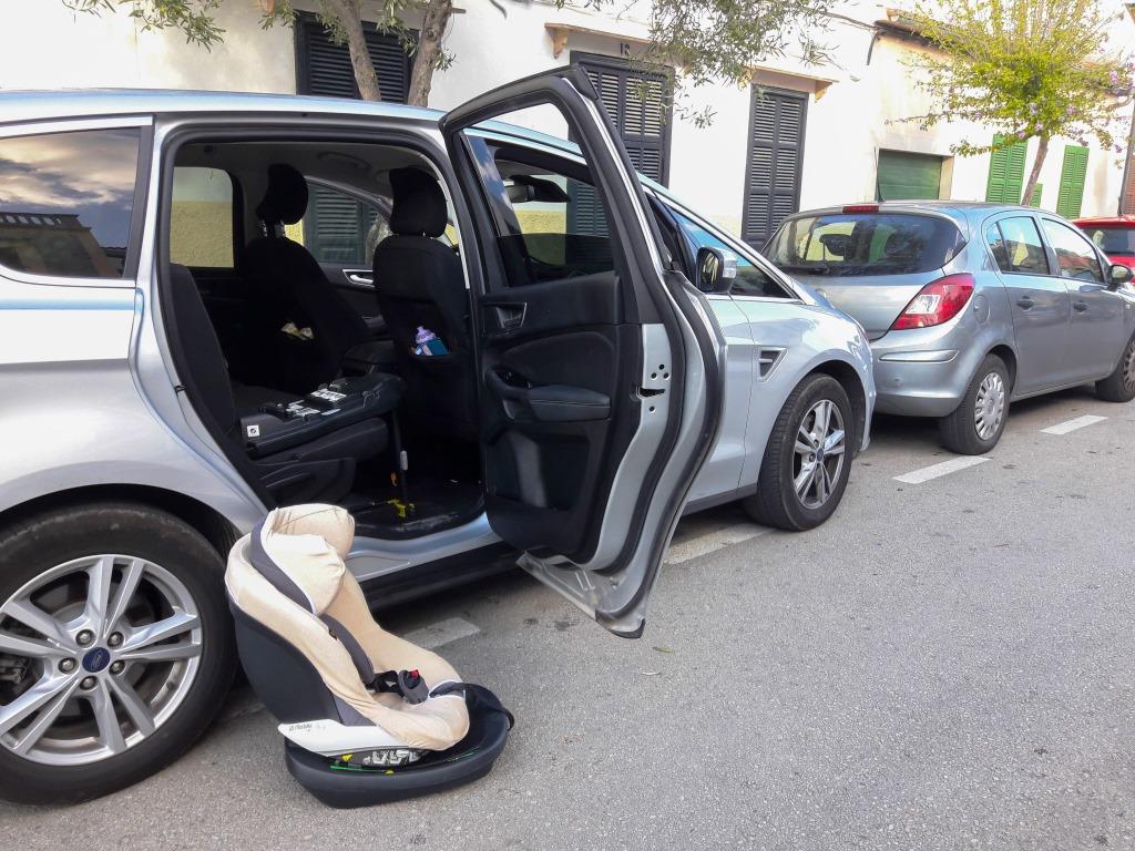Mietwagen Kindersitz Reboarder auf Mallorca