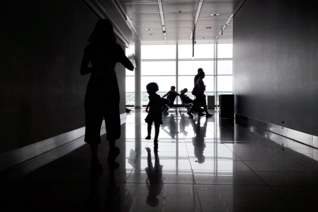 Flughafen Kinder Silhouetten