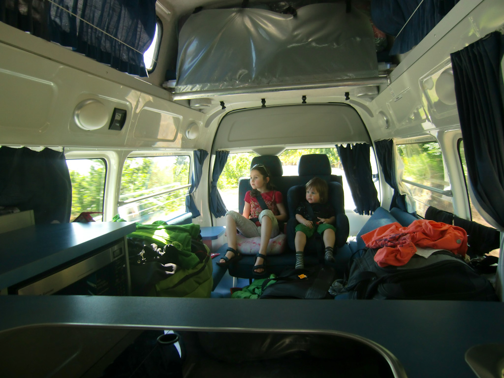 Kinder im Campervan in Neuseeland