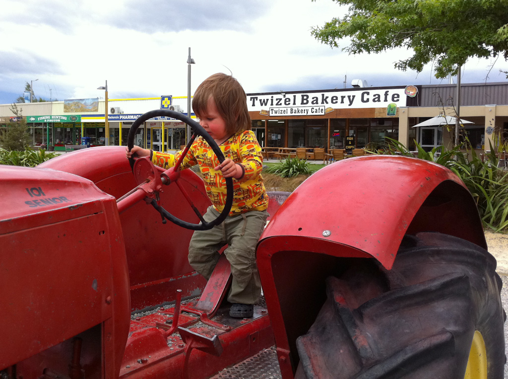 Twizel Traktor Spielplatz