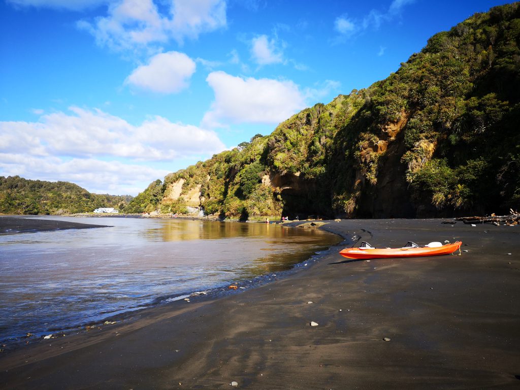 Tongaporutu Beach