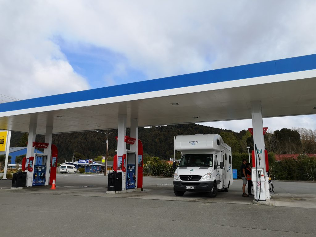 Wendekreisen Wohnmobil Tankstelle