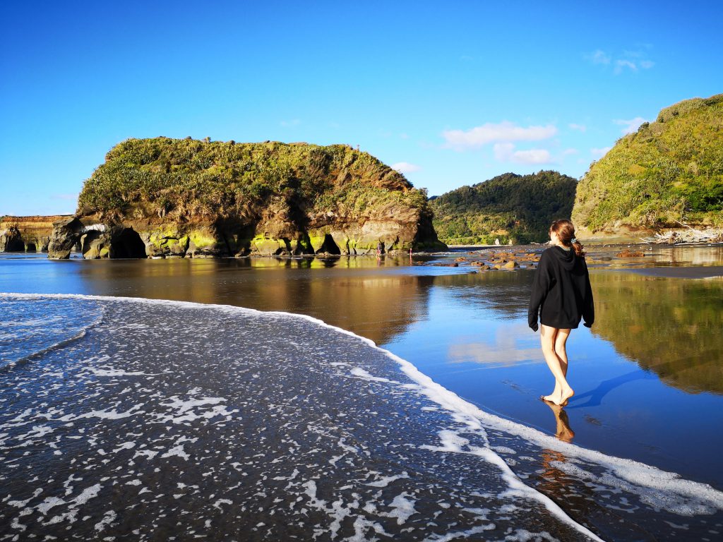 Tongaporutu Beach