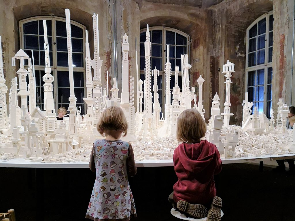 Dresden im Winter: 11 Tipps für Familien 26 Dresden Kinderbiennale