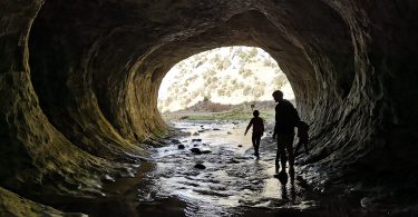 Cave Stream Höhle