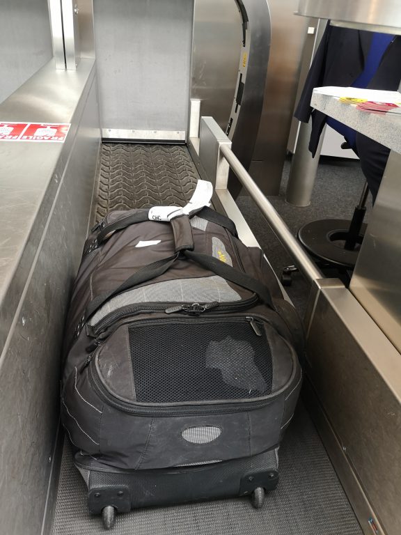 Flughafen Gepäckband Tasche