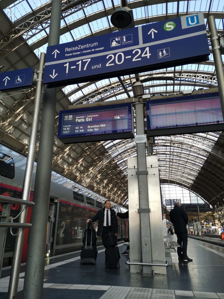 Nachtzug mit Kindern: alles, was ihr wissen müsst 27 Frankfurt Hauptbahnhof
