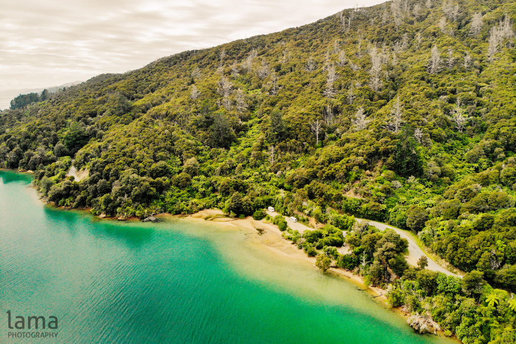 Wie ihr eine Drohne in Neuseeland benutzt (legal!) 28 Aussie Bay Marlborough Sounds Manuel Langer