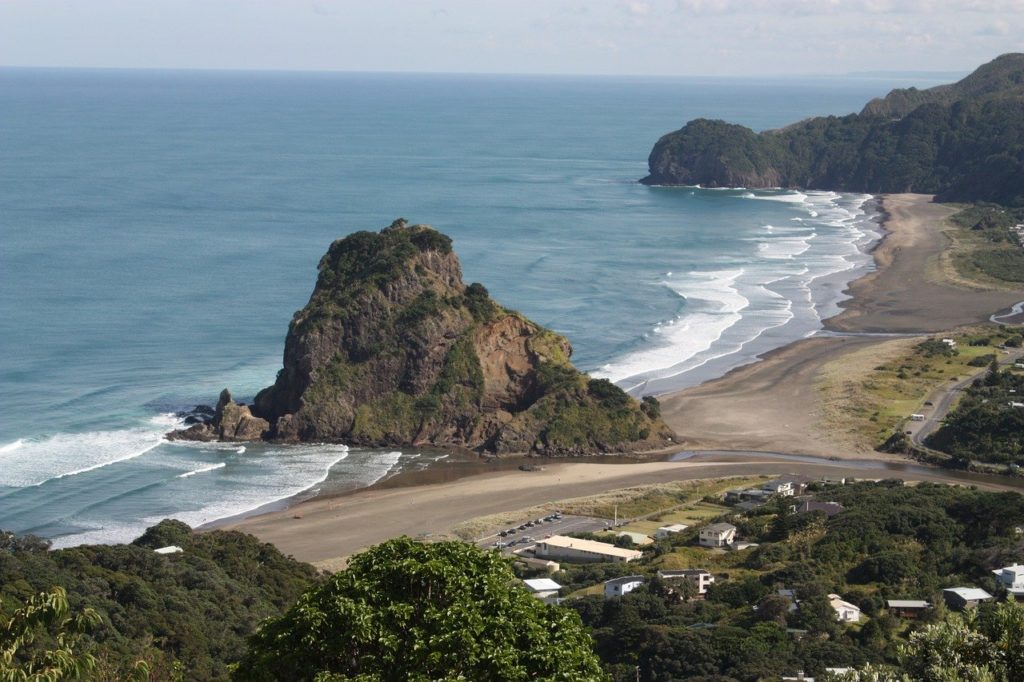 Piha Beach Pixabay