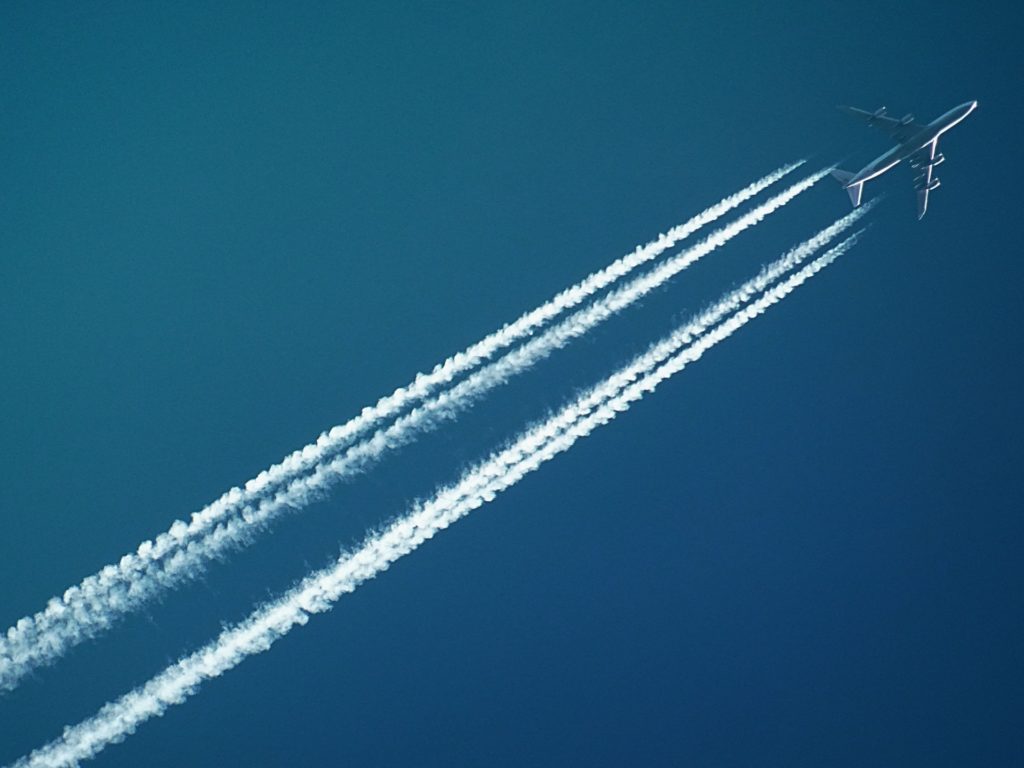 Flugzeug Kondensstreifen