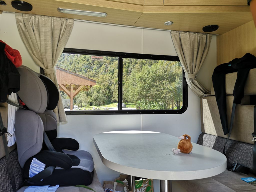 Vorsicht Kostenfalle! Kennt ihr diese 8 Tricks der Camper-Vermieter in Neuseeland? 15 Wendekreisen Koru Kindersitz