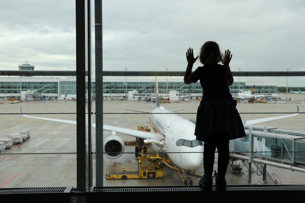 Flughafen Kind Fernreisen