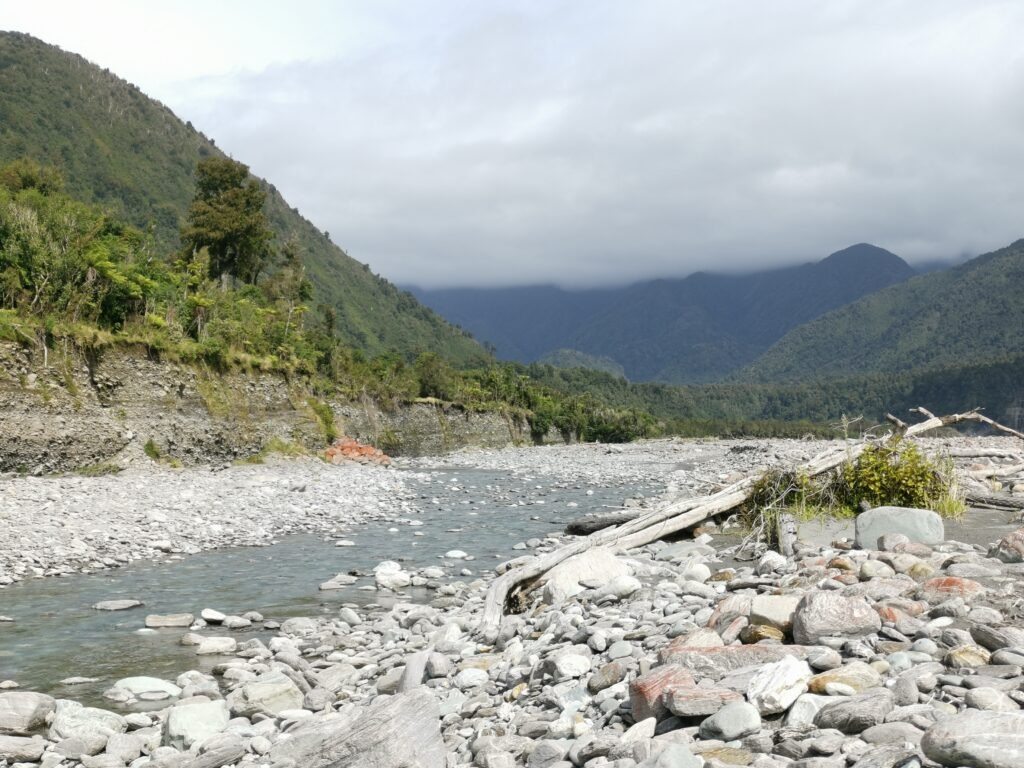 West Coast Neuseeland: was ihr hier mit Kindern erleben könnt 70 Amethyst Hot Springs Wanganui River Neuseeland