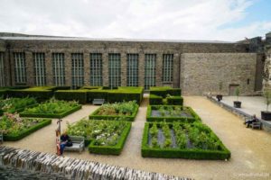 2 Wochen Nordfrankreich-Rundreise mit Kind: Champagne, Normandie & Lothringen 86 Galerie der Apokalypse Schloss Anger