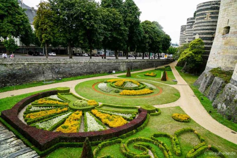 Gartenanlage im Burggraben des Château d'Angers