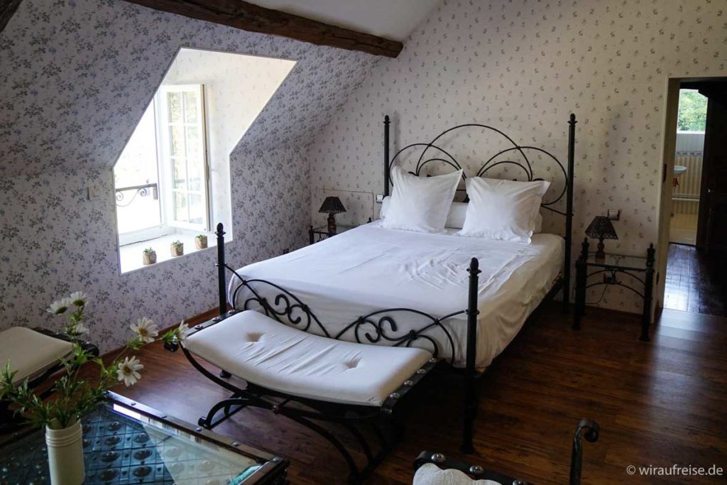 Schlafzimmer im Gutshof Manoir de Montflambert