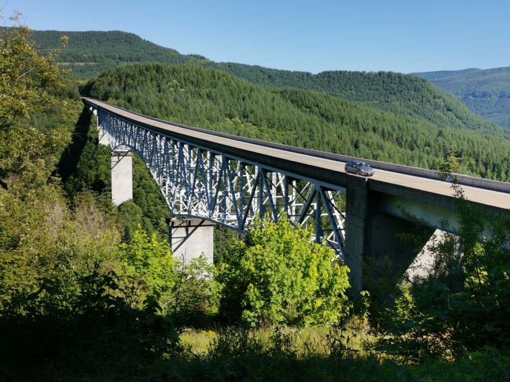 Oregon-Roadtrip Brücke am Mt St Helens