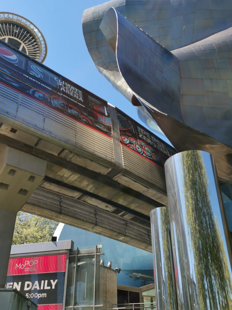 Seattle Monorail MoPOP