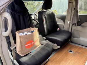 Spaceship in Neuseeland mit Kind