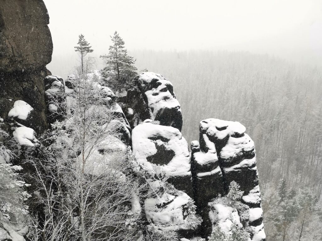 Vergesst die Bastei: diese 8 Naturwunder der Sächsischen Schweiz müsst ihr besuchen 39 Kuhstall Sächsische Schweiz im Winter